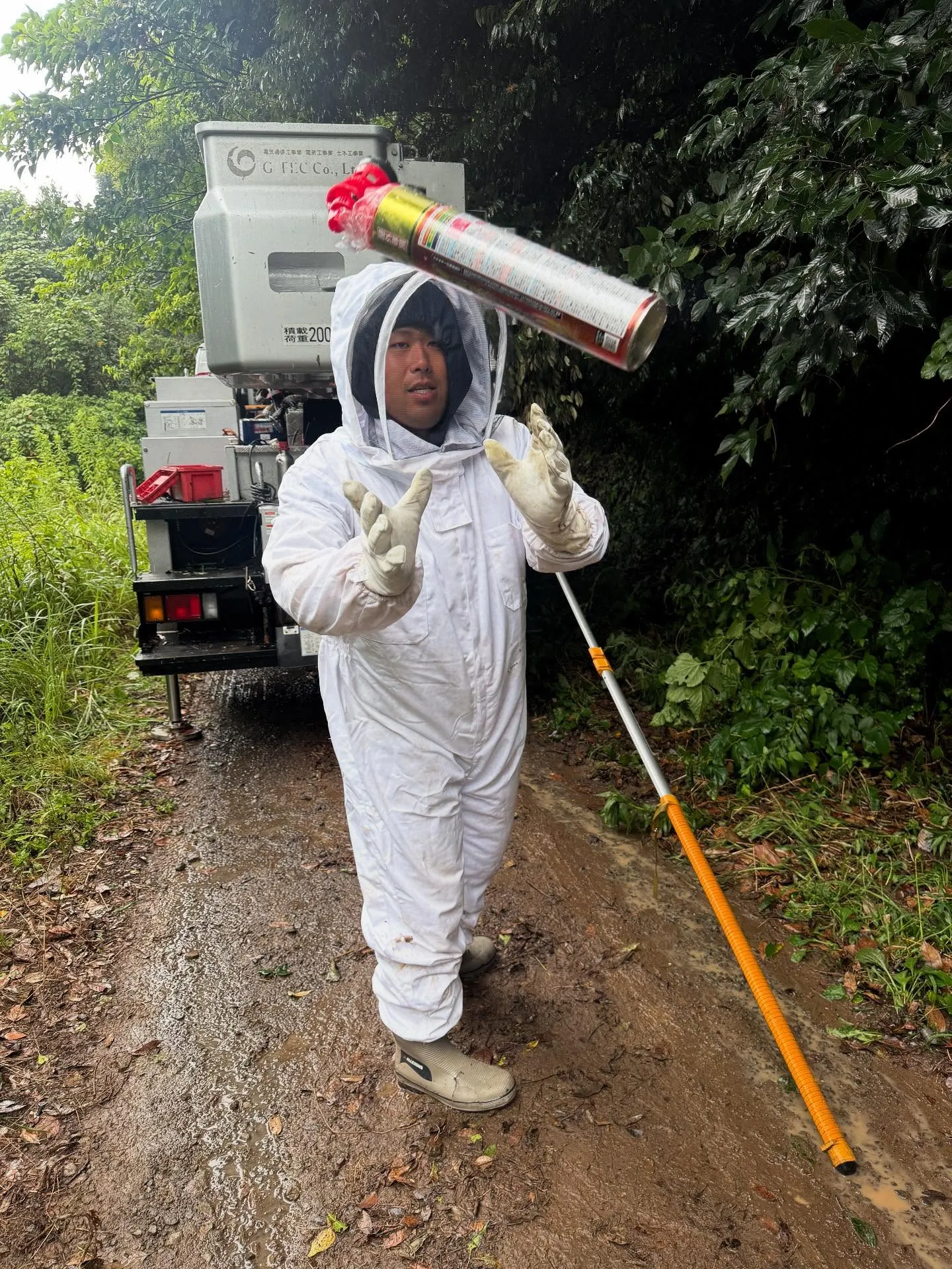 スズメ蜂の巣駆除🐝